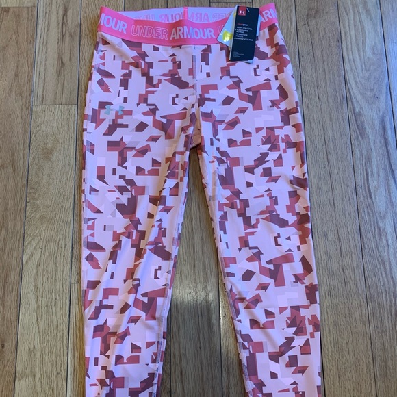 Under Armour girls cropped stretchy pants . New - Picture 1 of 8